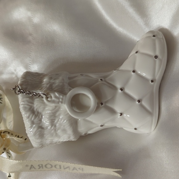 Pandora 2012 Christmas Ornament - Picture 4 of 5